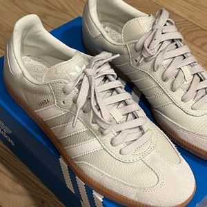 New Adidas Samba Chalk Aluminum Women’s 9.5